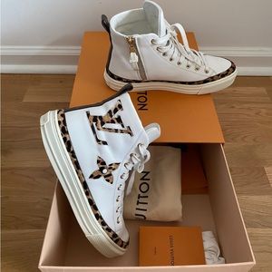 Louis Vuitton Leather sneakers